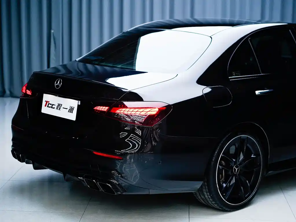 MERCEDES-BENZ E CLASS AMG