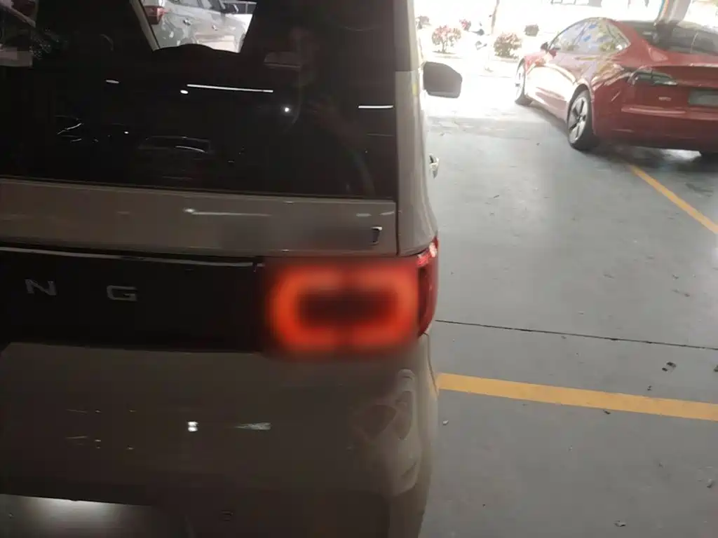 Wuling MINIEV — миниатюра 8