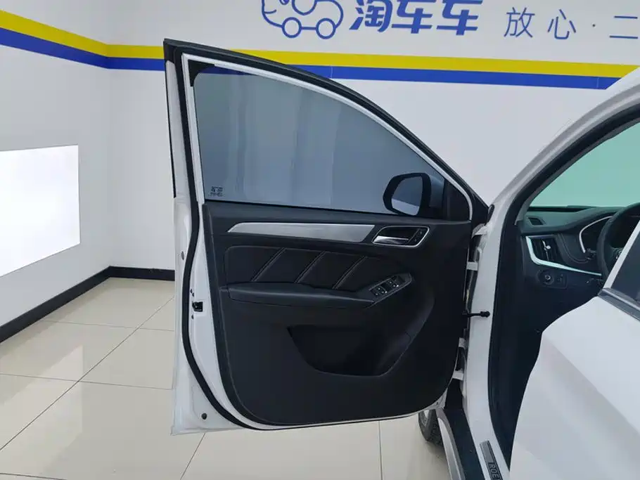 Roewe RX5 — миниатюра 7