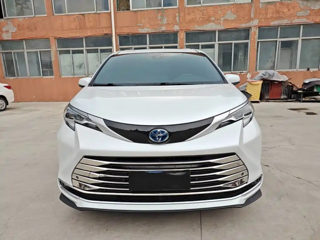 Toyota Sienna — миниатюра 3