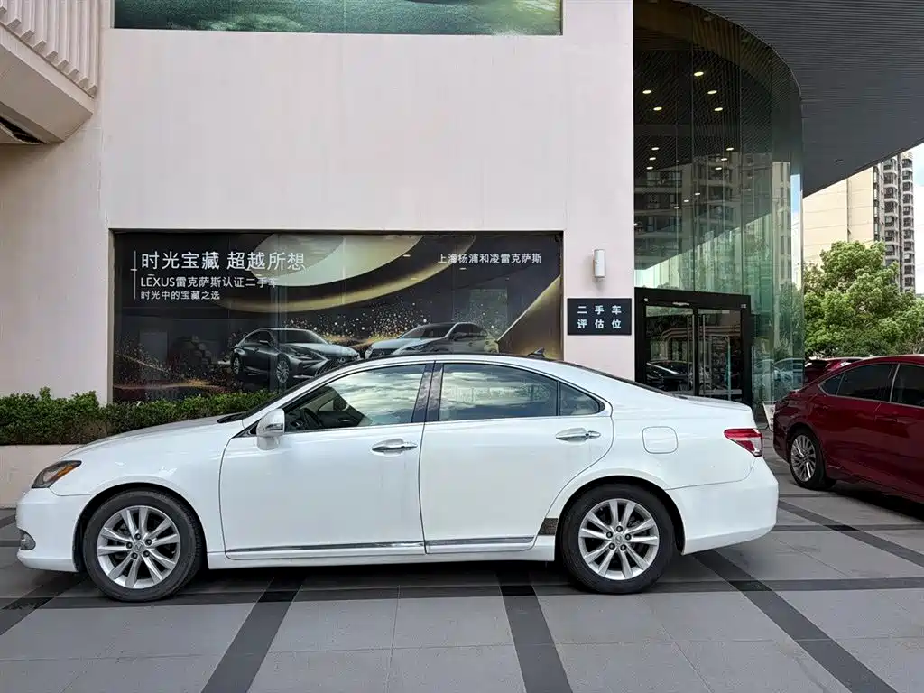 Lexus ES — миниатюра 2