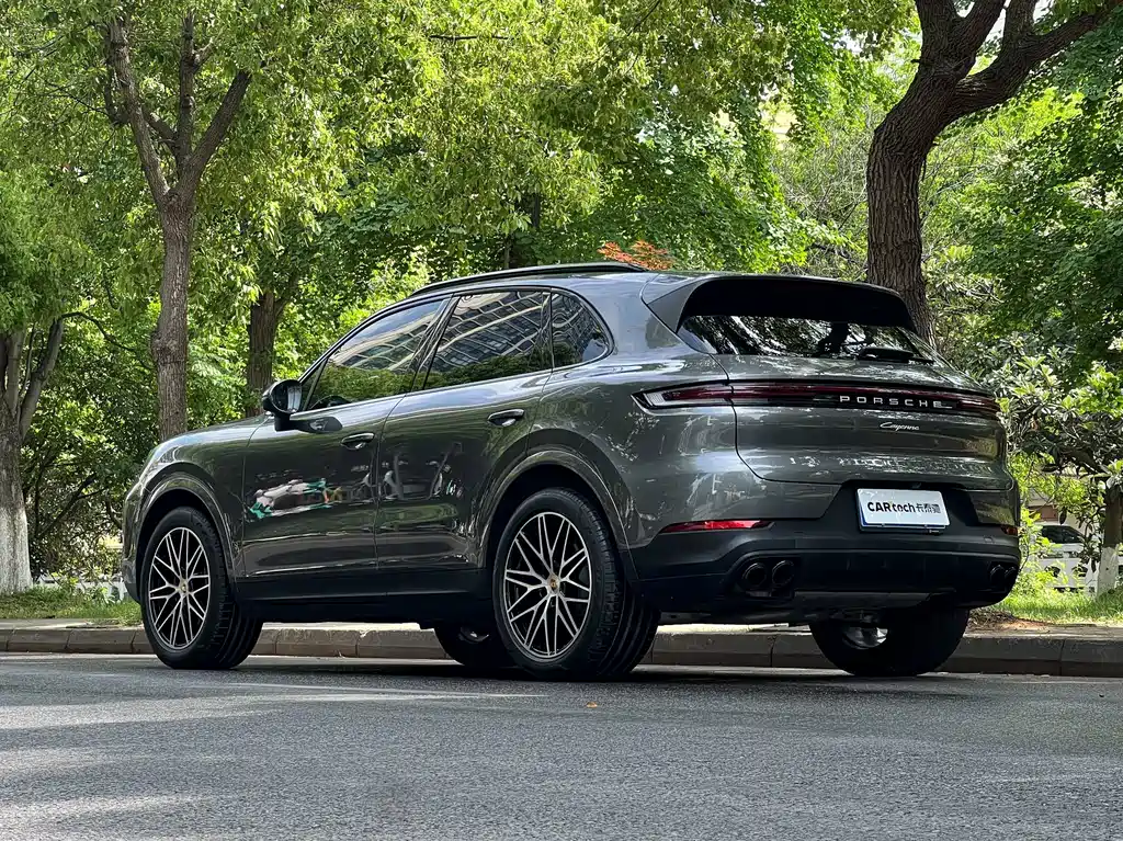 Porsche Cayenne — миниатюра 22