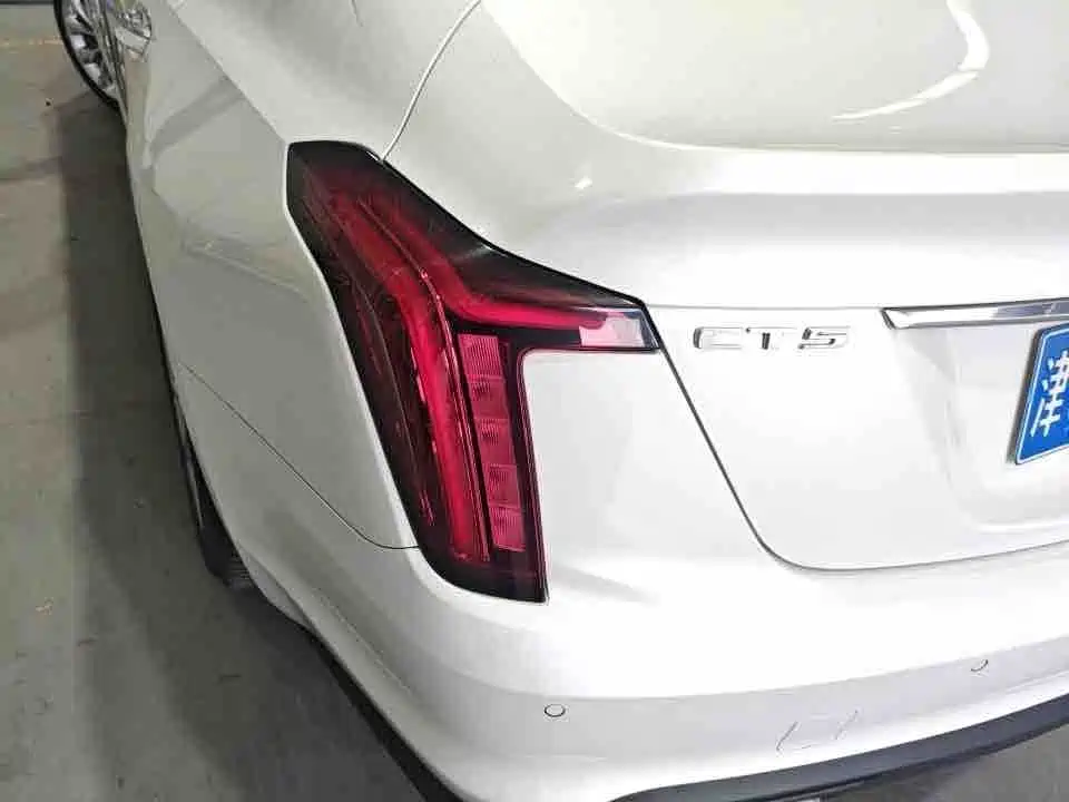 Cadillac CT5 — миниатюра 8