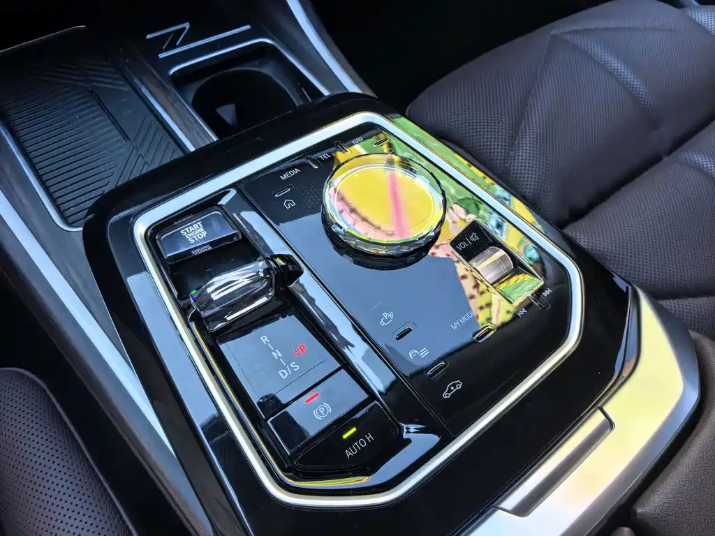 BMW 7 Series — миниатюра 14