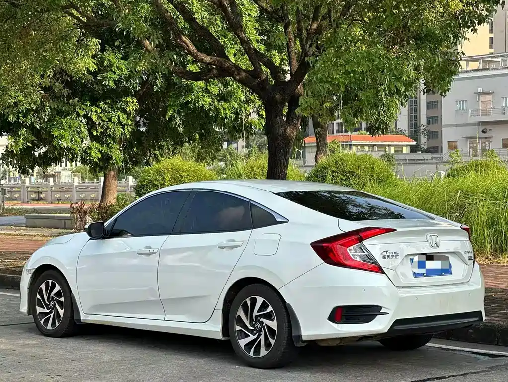 Honda Civic — миниатюра 8