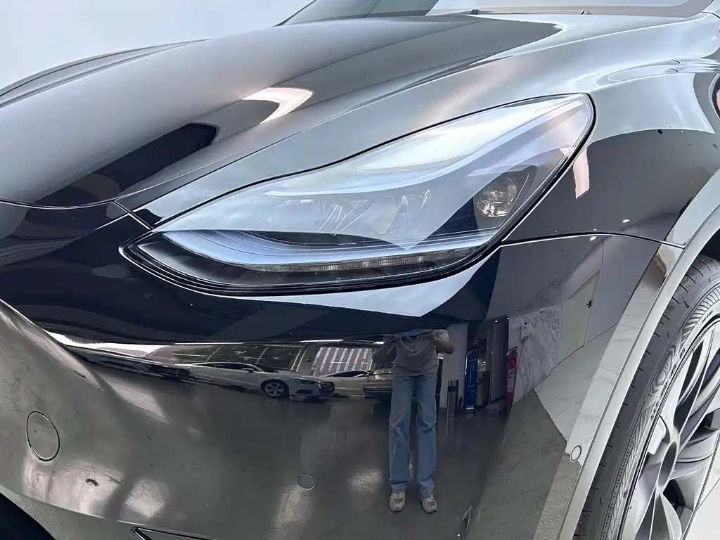 Tesla Model Y — миниатюра 28