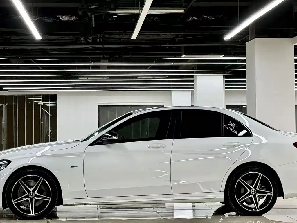 Mercedes-Benz C-Class — миниатюра 3