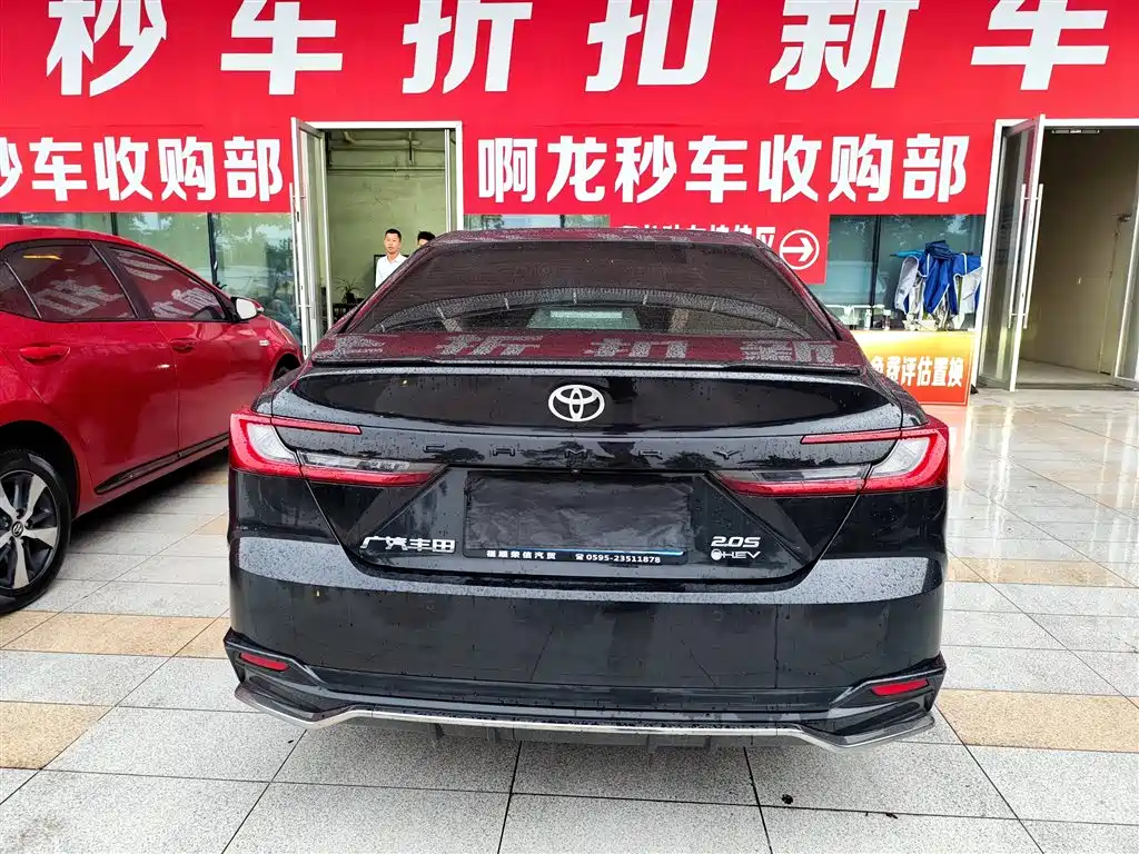 Toyota Camry — миниатюра 8