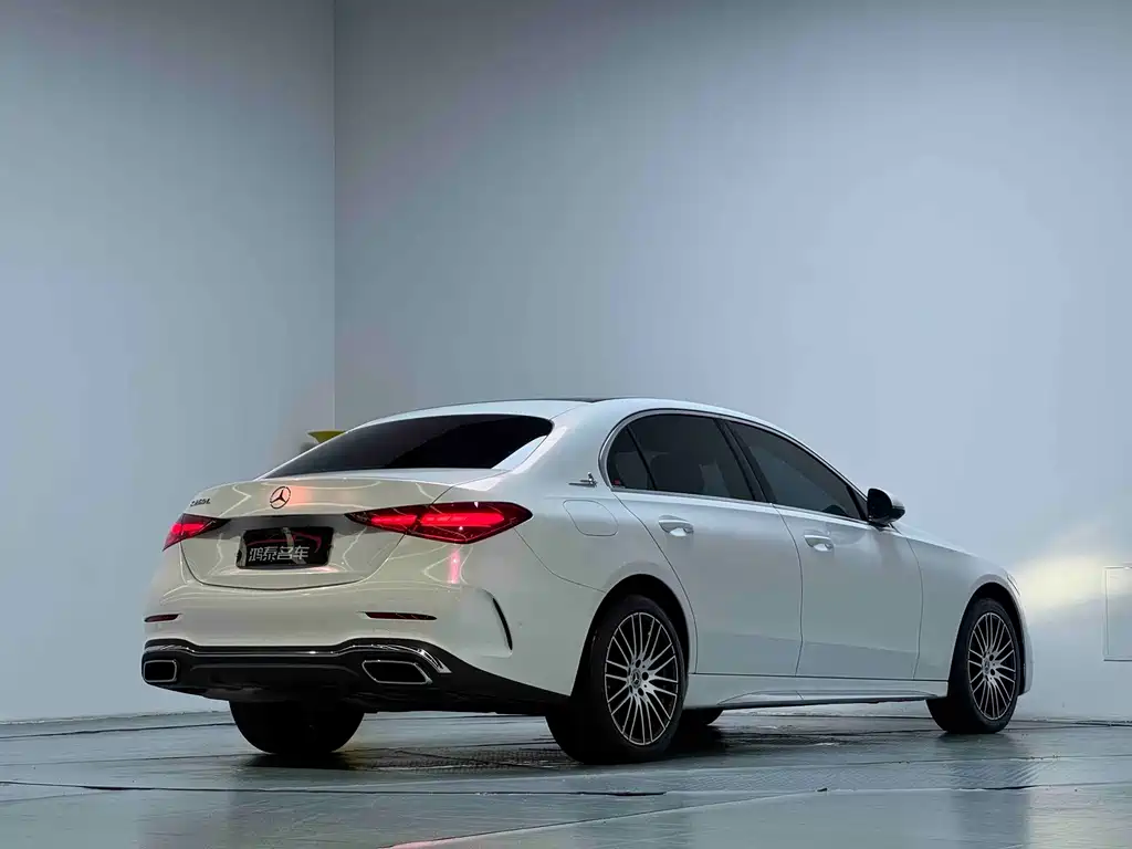 Mercedes-Benz C-Class — миниатюра 16