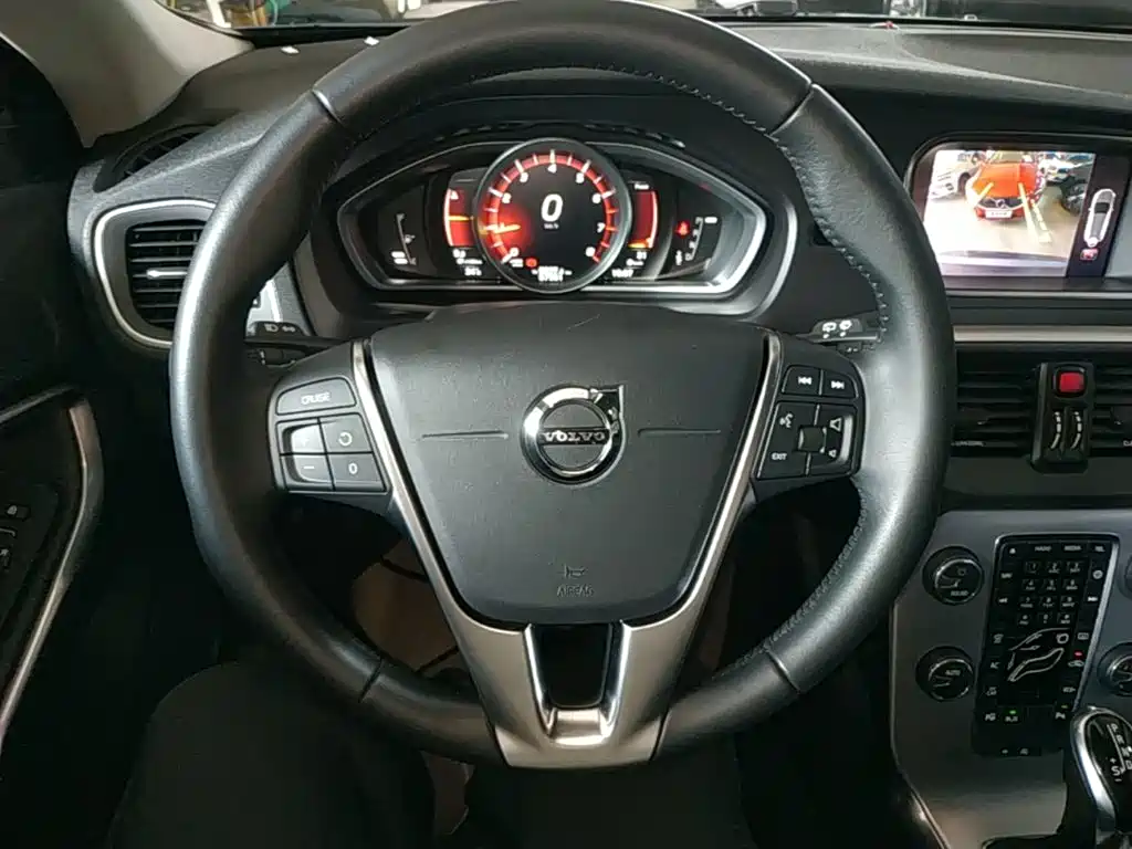 Volvo V40 — миниатюра 11