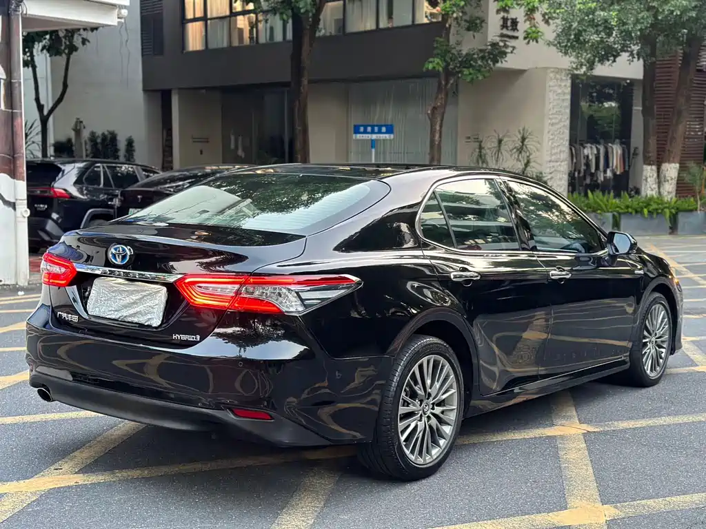 Toyota Camry — миниатюра 6