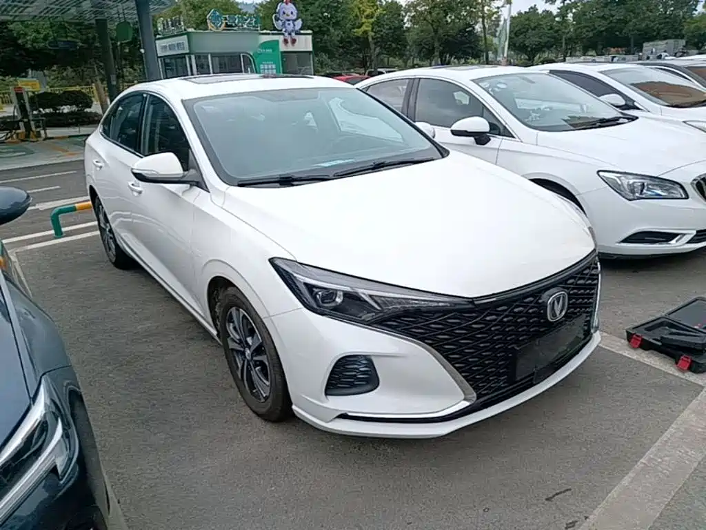 Changan Eado — миниатюра 4