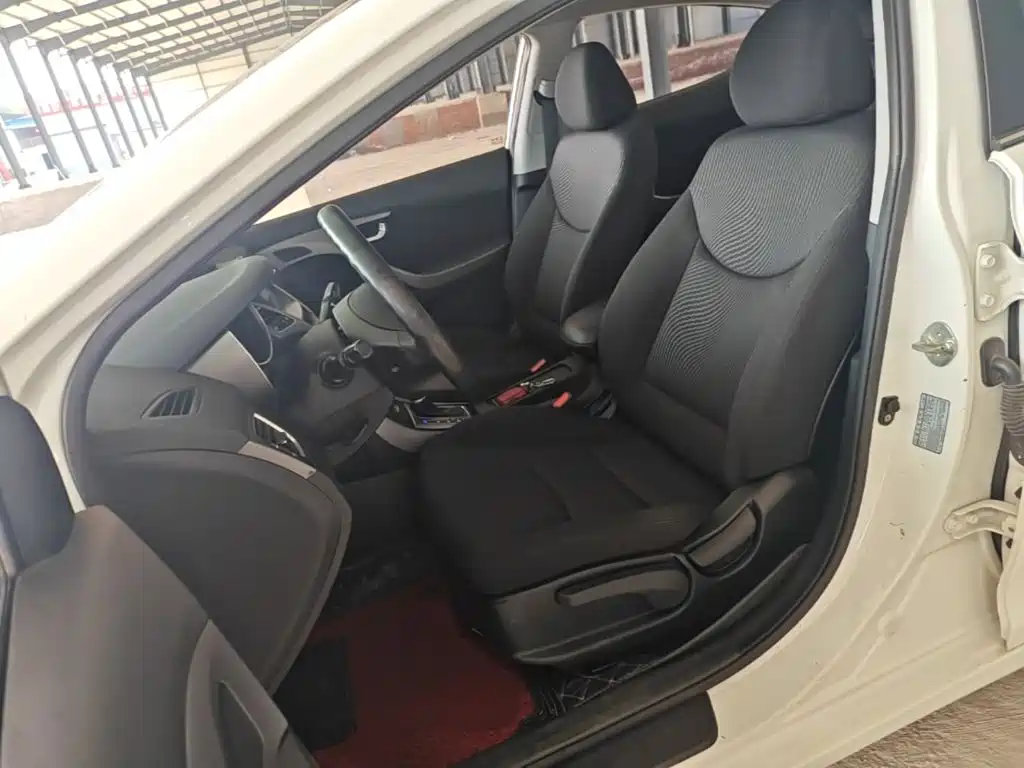 Hyundai Elantra Langdong — миниатюра 15