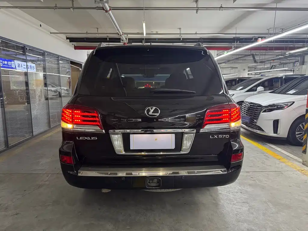 Lexus LX — миниатюра 4