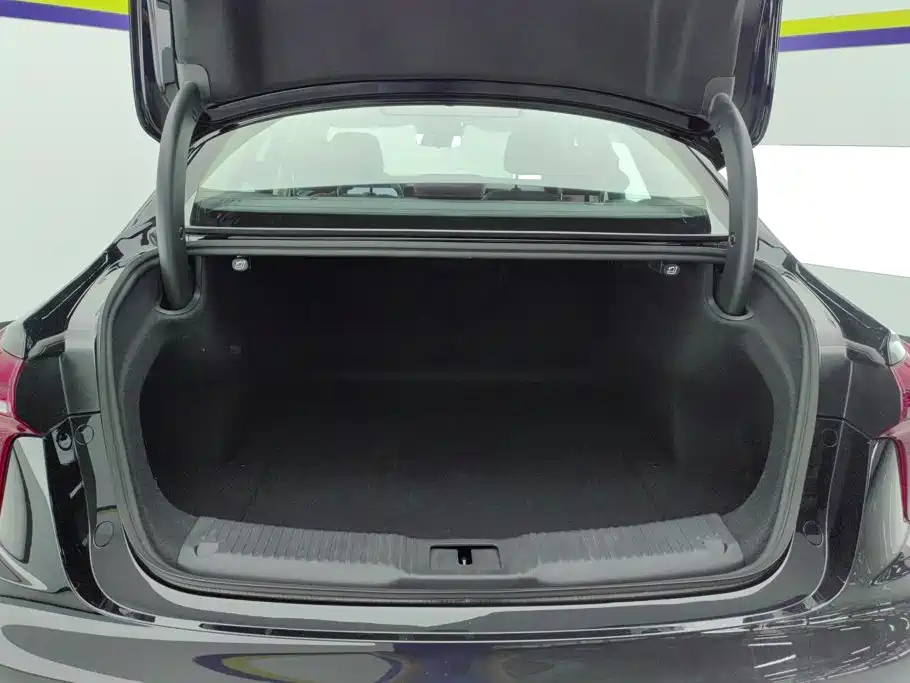 Hongqi Hongqi H5 PHEV — миниатюра 4