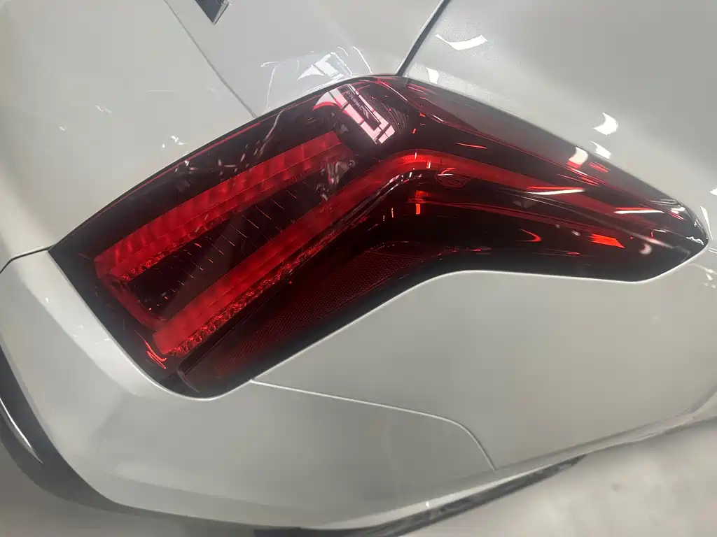 Cadillac XT5 — миниатюра 10