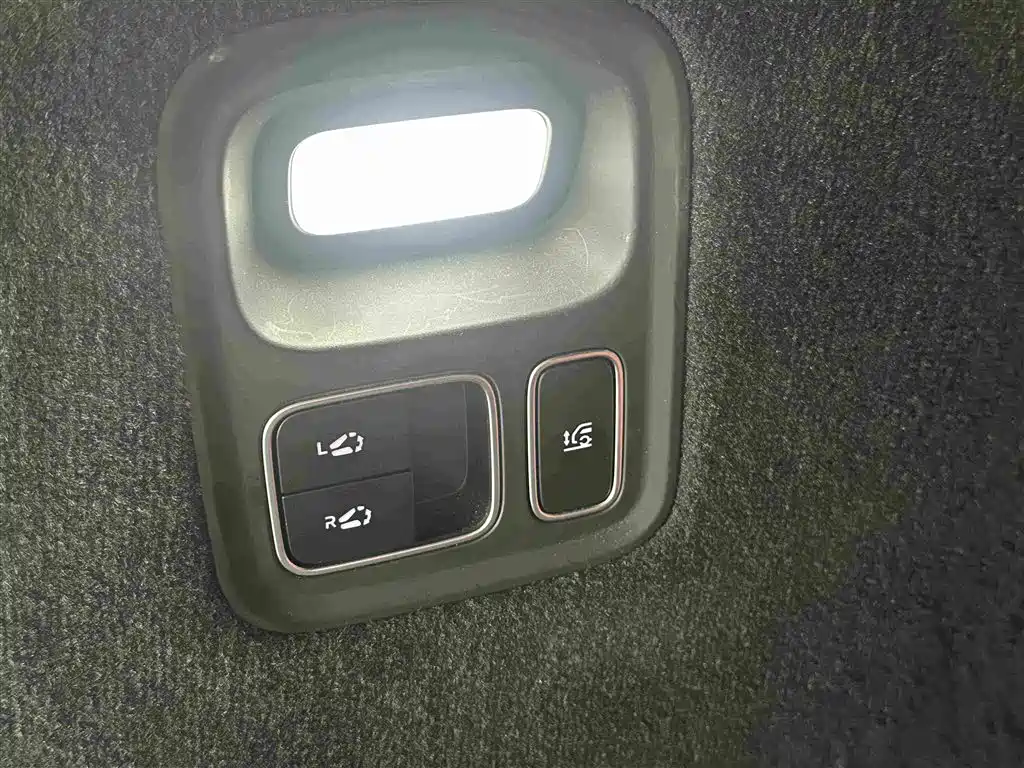 Li Auto Li L8 — миниатюра 24