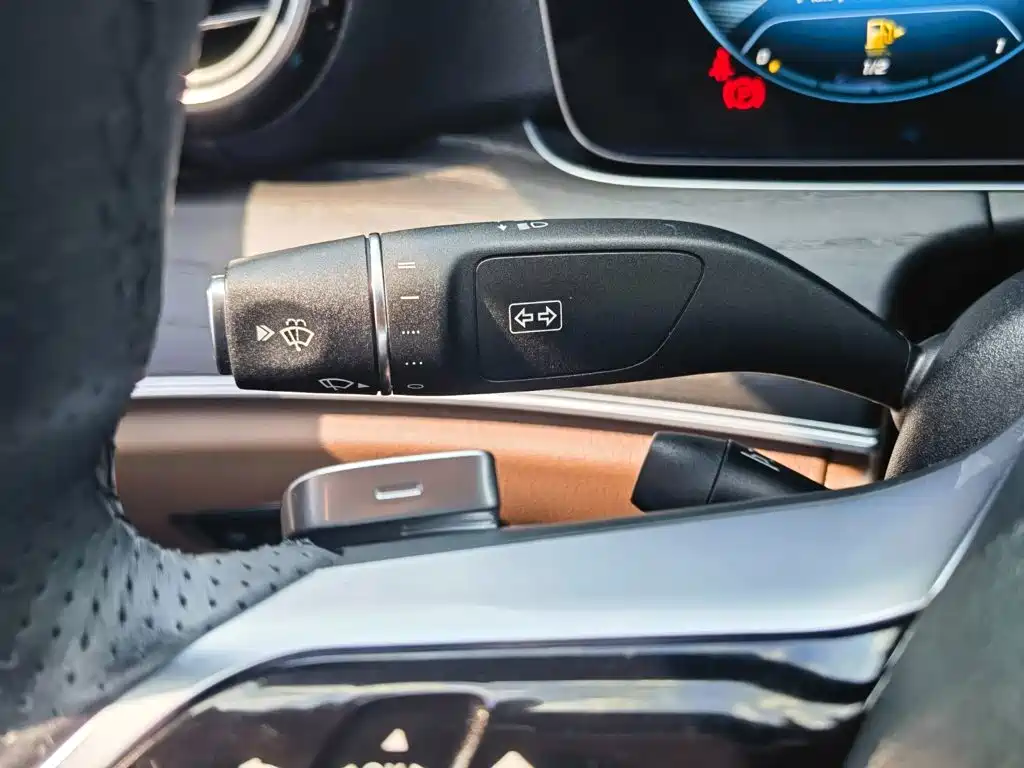 Mercedes-Benz E-Class — миниатюра 30