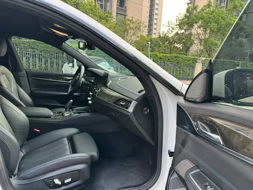 BMW 6 Series GT — миниатюра 7
