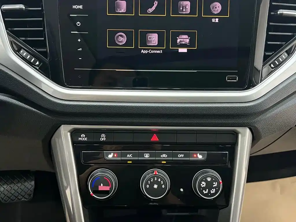 Volkswagen T-Roc — миниатюра 4
