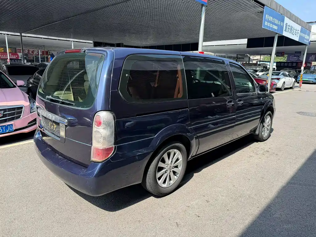 Buick GL8 — миниатюра 9