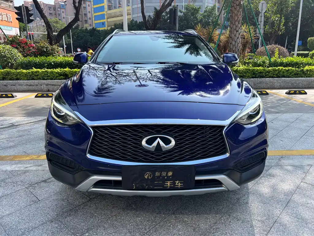 INFINITI QX30