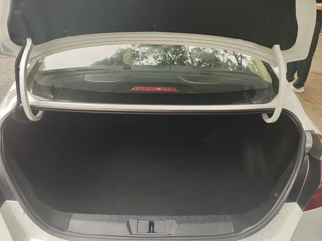 Geely Emgrand — миниатюра 19