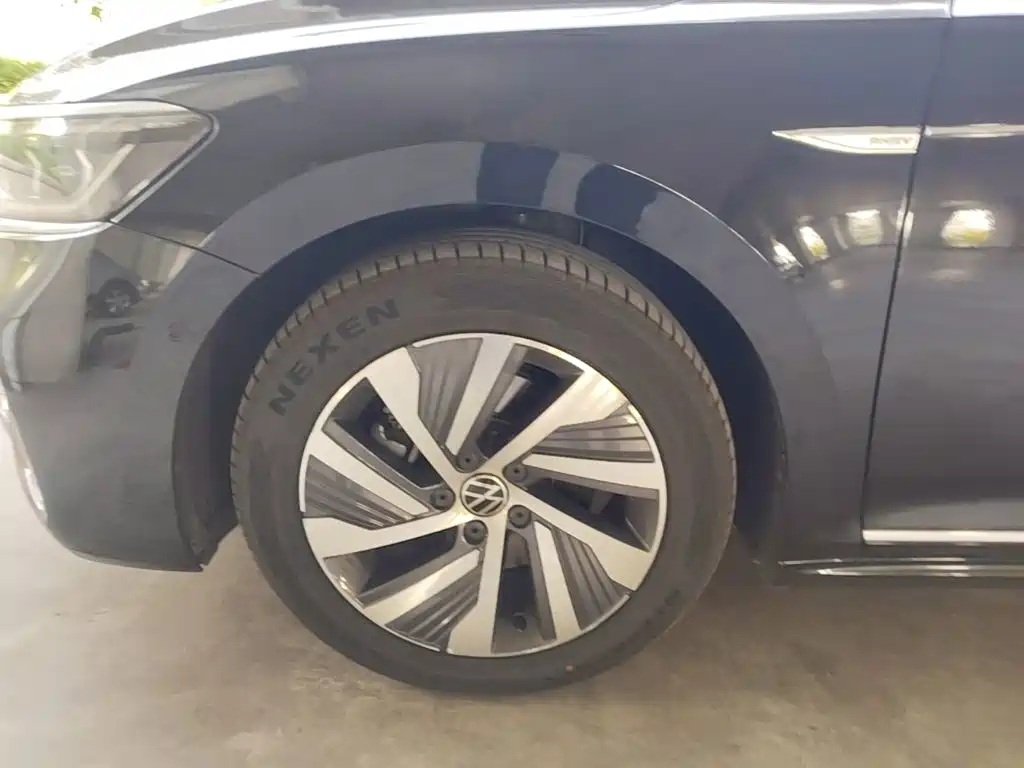 Volkswagen Passat PHEV — миниатюра 23