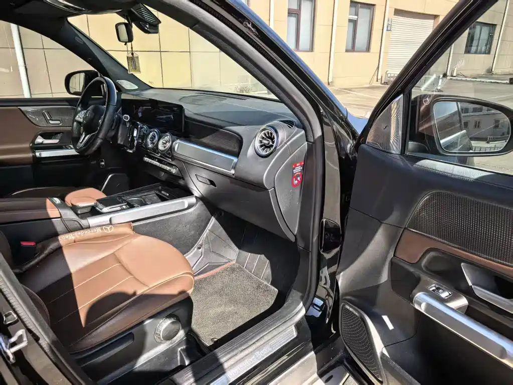 Mercedes-Benz GLB — миниатюра 7