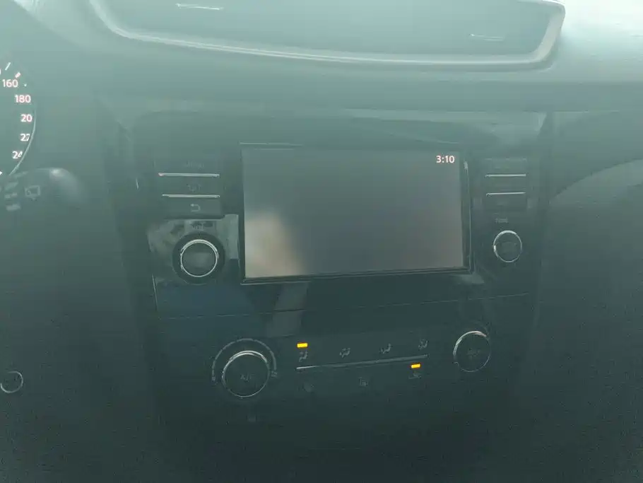 Nissan Qashqai — миниатюра 13