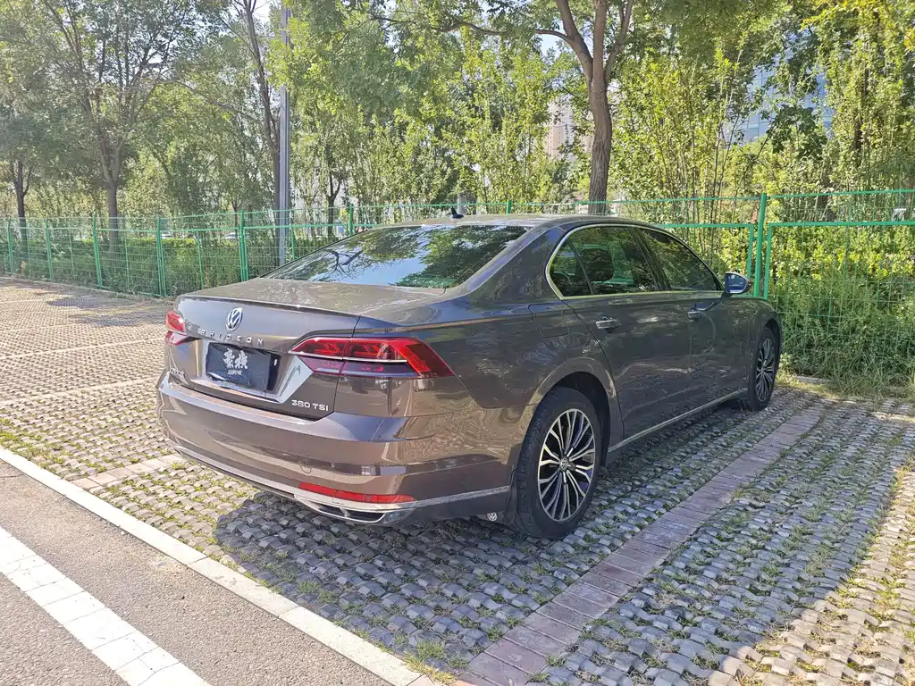 Volkswagen Phideon — миниатюра 6