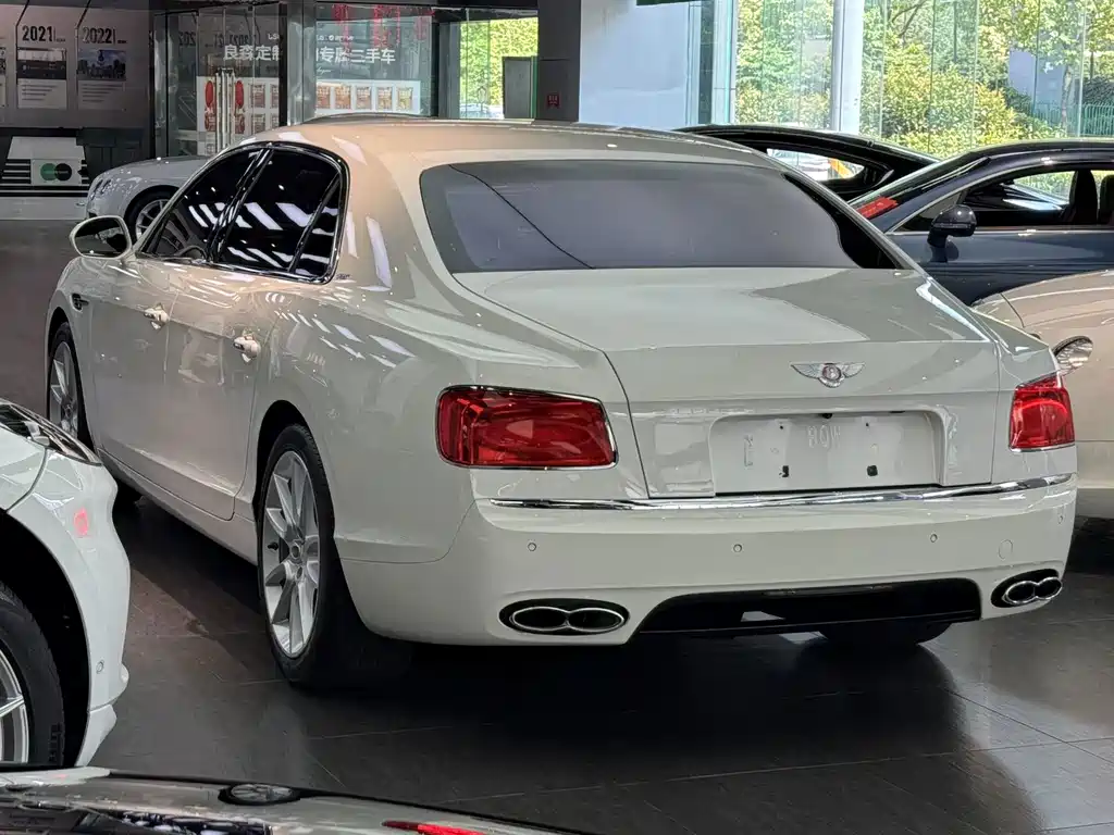 Bentley Flying Spur — миниатюра 4