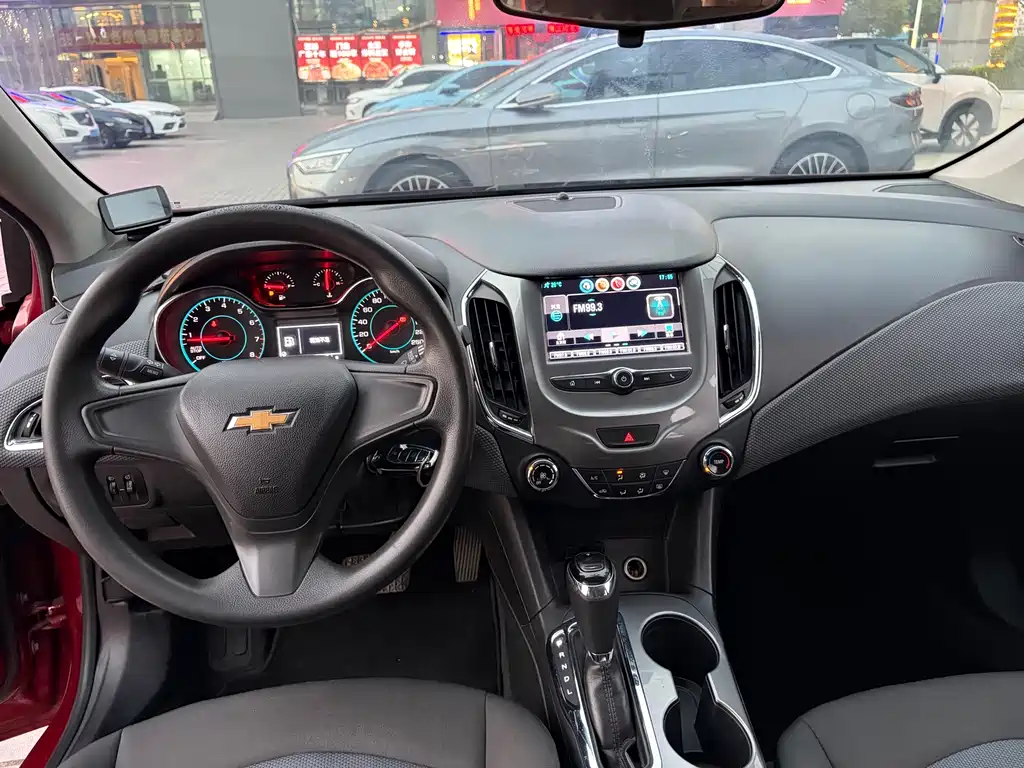 Chevrolet Cruze 1.5L Auto Pioneer Sunroof Edition, фото 17