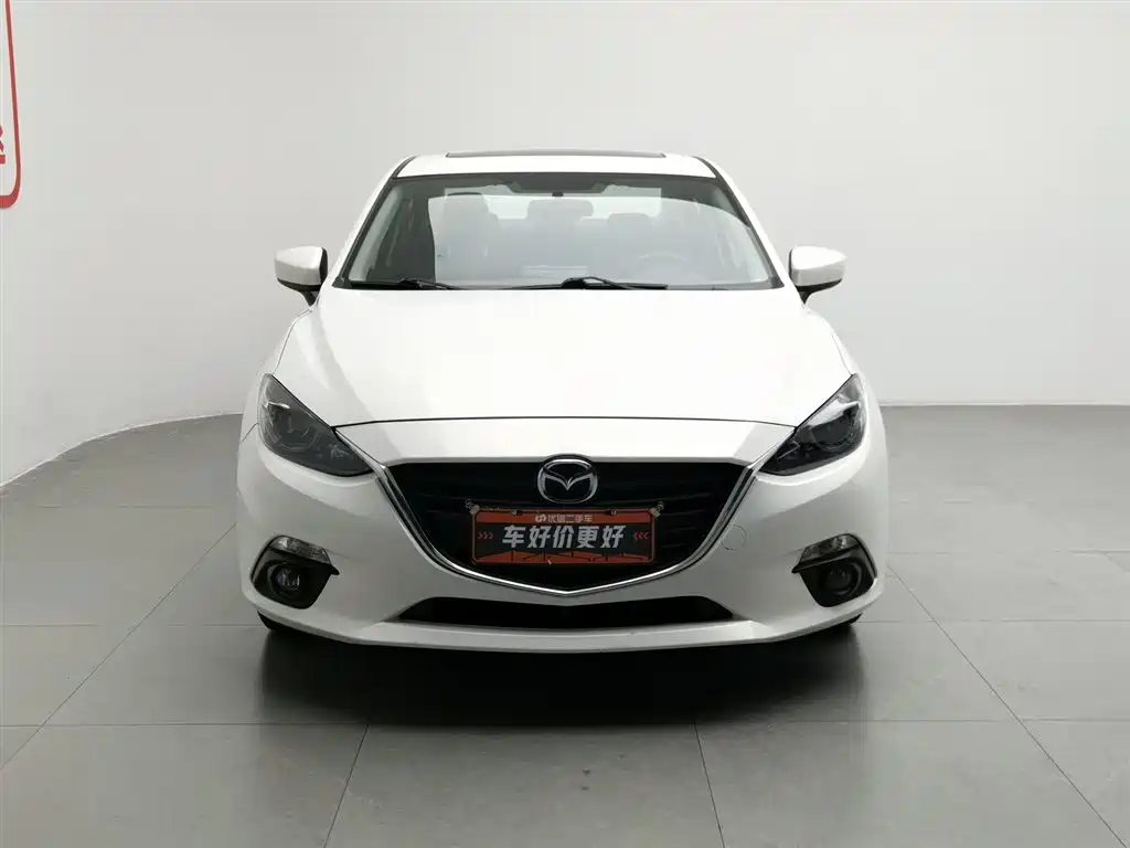 Mazda Mazda3 3 2016 1.5L MT Luxury