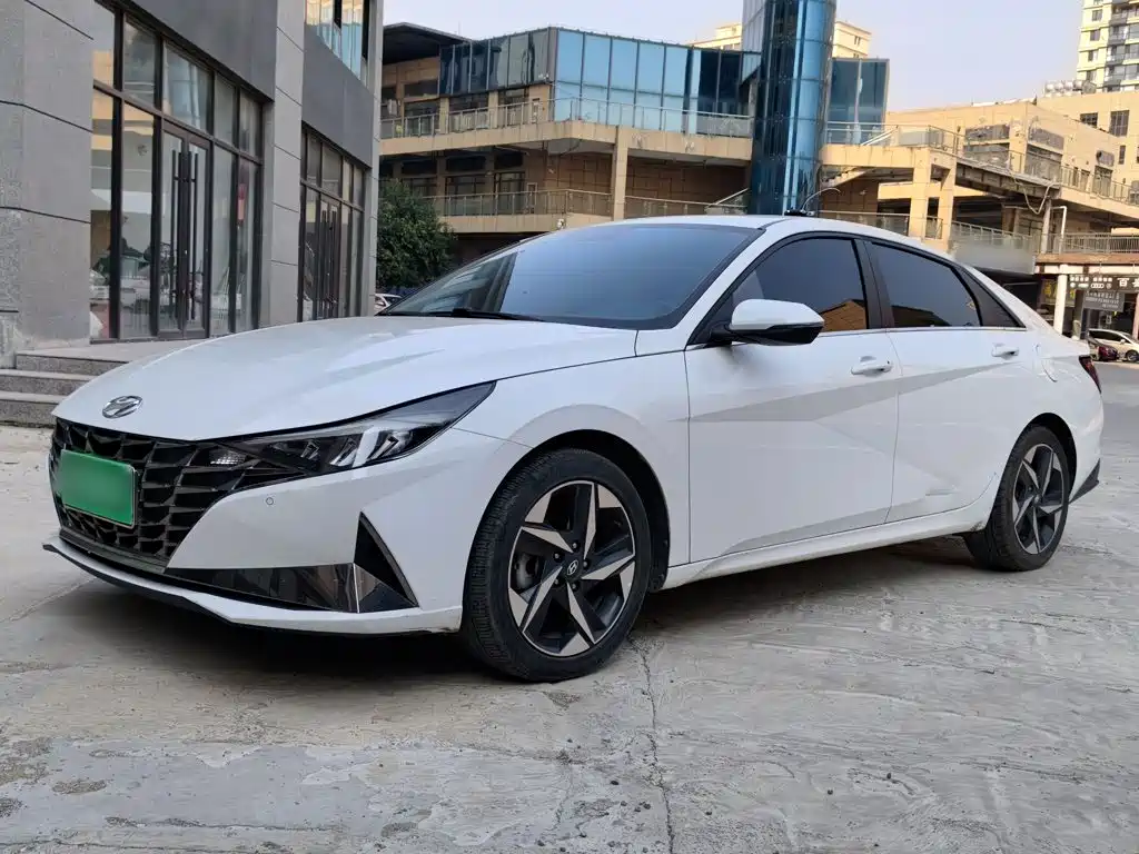 Hyundai Elantra — миниатюра 2
