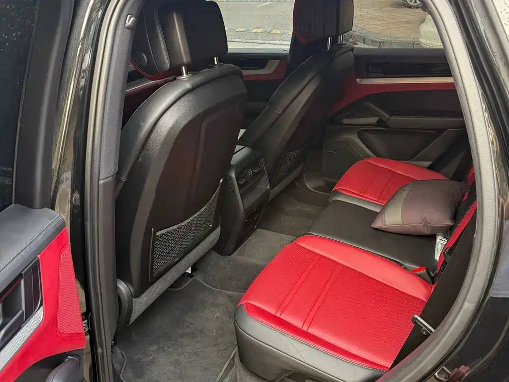 Porsche Cayenne Hybrid — миниатюра 4
