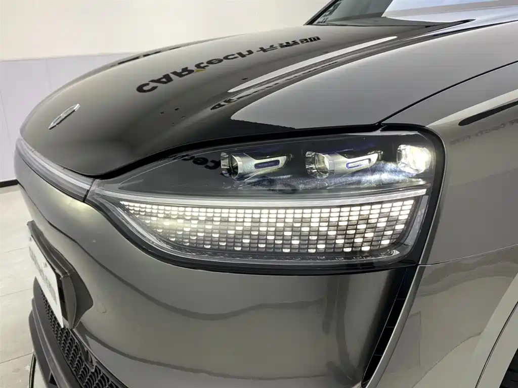 AITO ASK THE WORLD M9