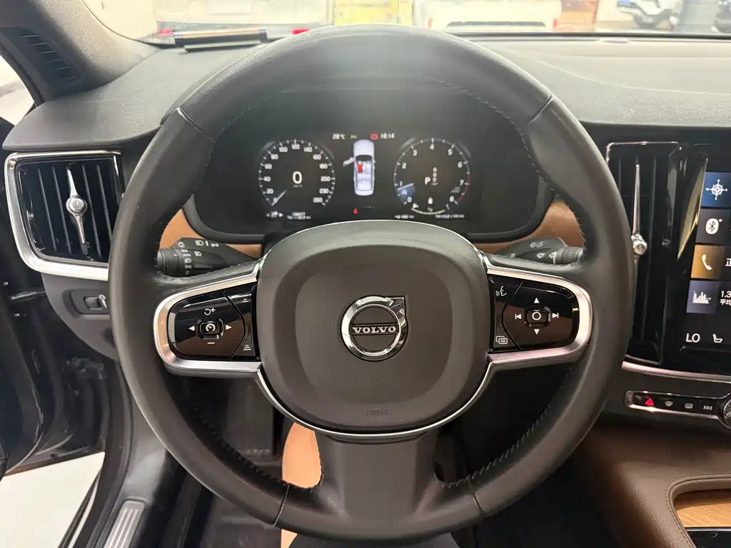 Volvo S90 — миниатюра 12