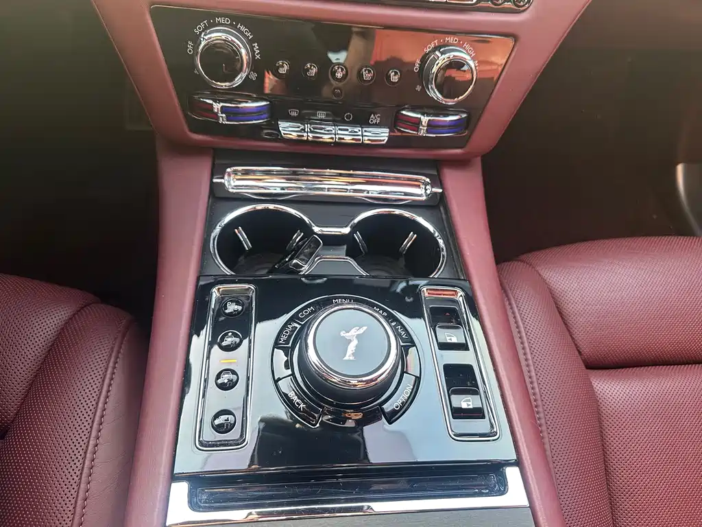 Rolls-Royce Ghost — миниатюра 12