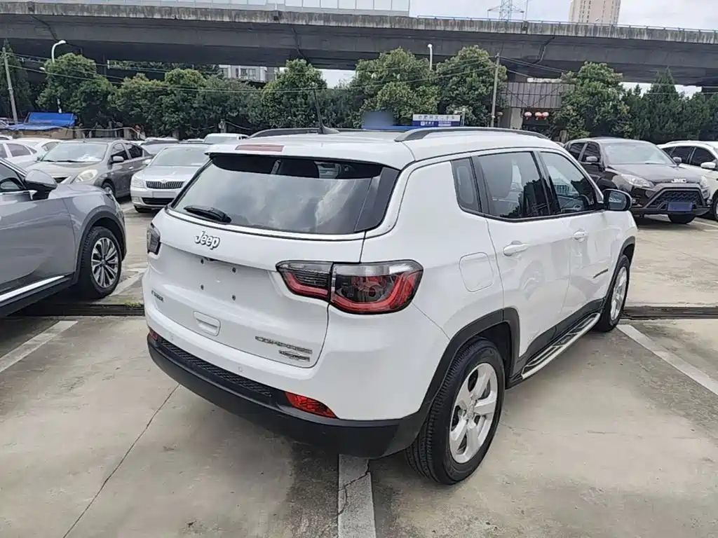Jeep Compass — миниатюра 7
