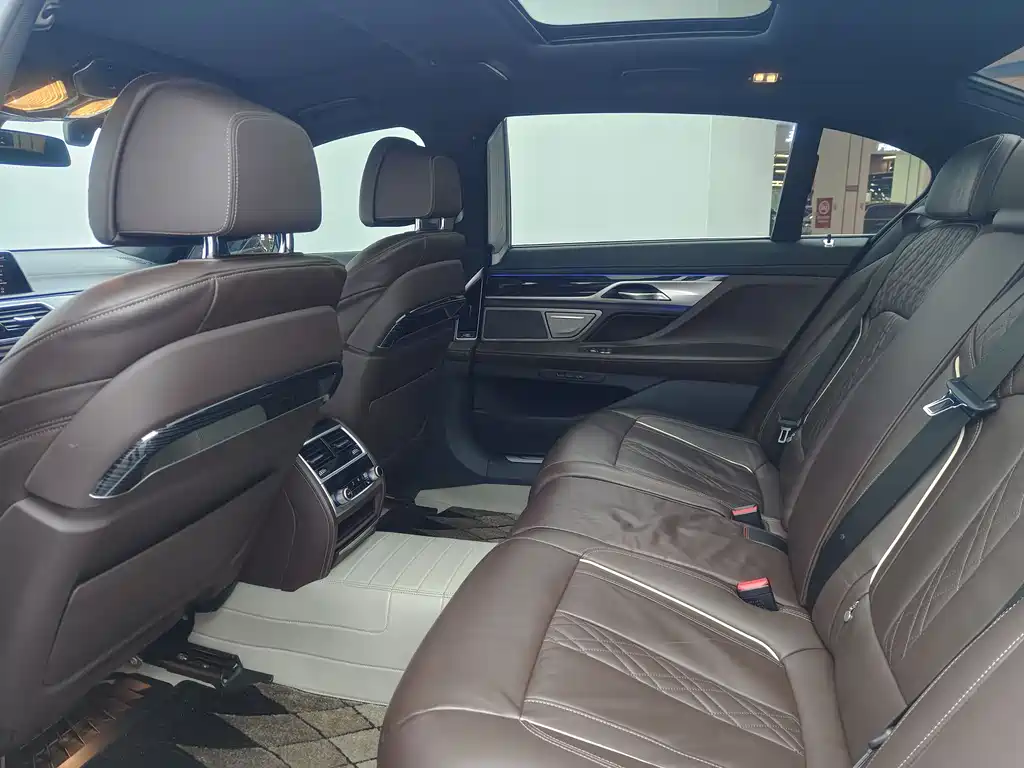 BMW 7 Series 7 2021 730Li M Sport