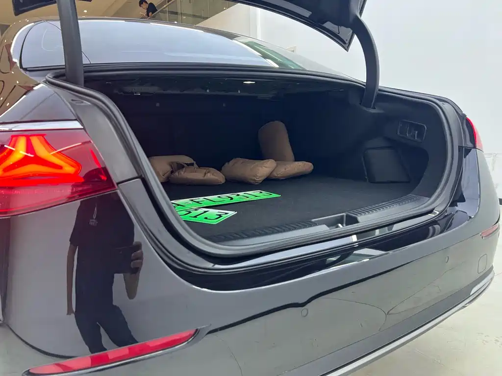 Mercedes-Benz E-Class New Energy — миниатюра 19