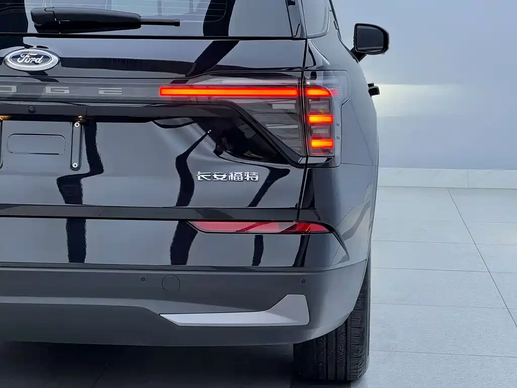 Ford Edge — миниатюра 6