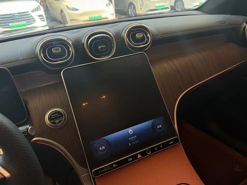 Mercedes-Benz GLC — миниатюра 9