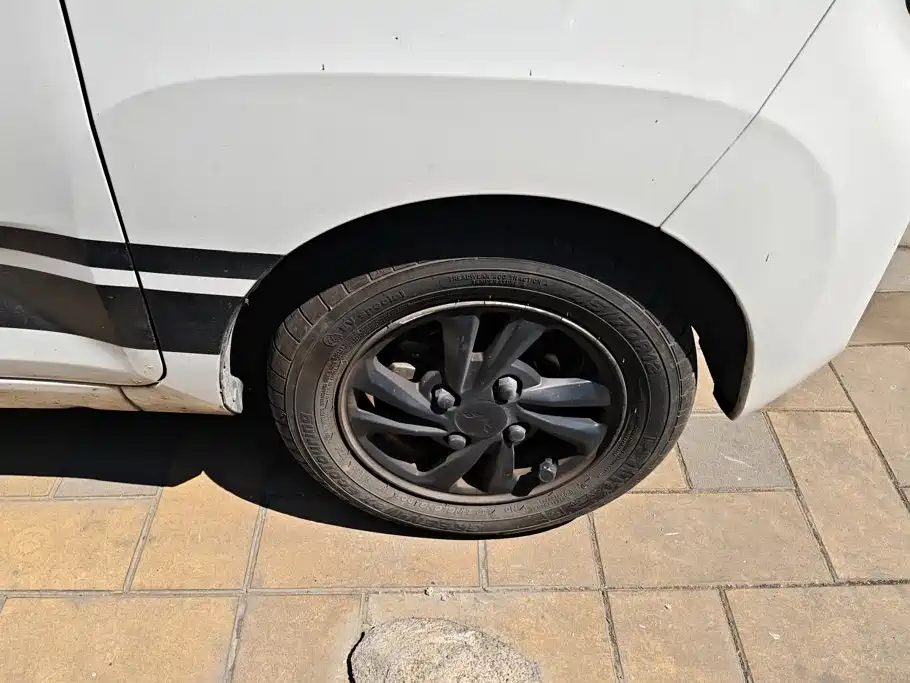 Wuling MINIEV — миниатюра 6