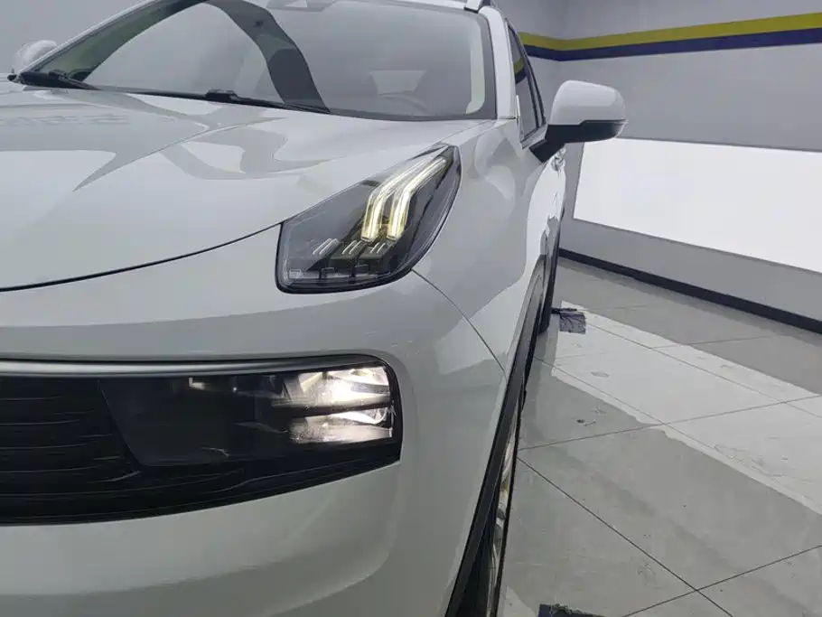 Lynk & Co 01 — миниатюра 5