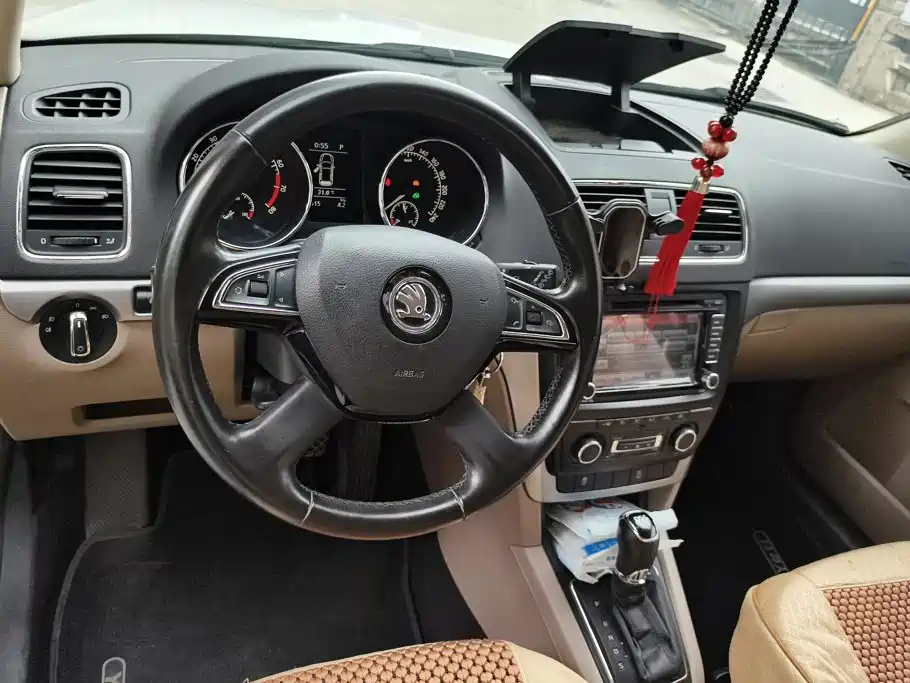 Skoda Yeti — миниатюра 12