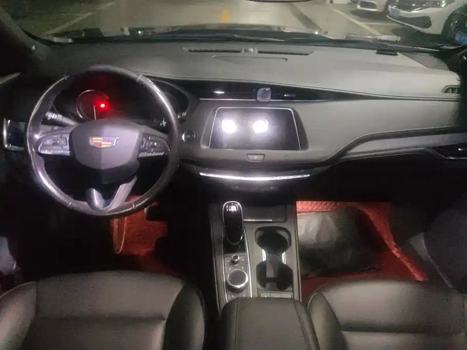 Cadillac XT4 — миниатюра 12