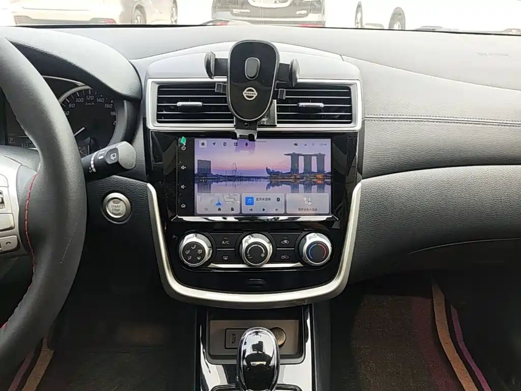 Nissan Tiida — миниатюра 13