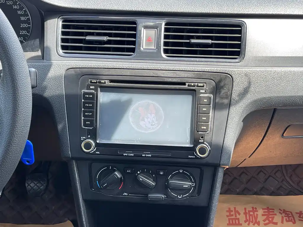 Volkswagen Santana — миниатюра 14